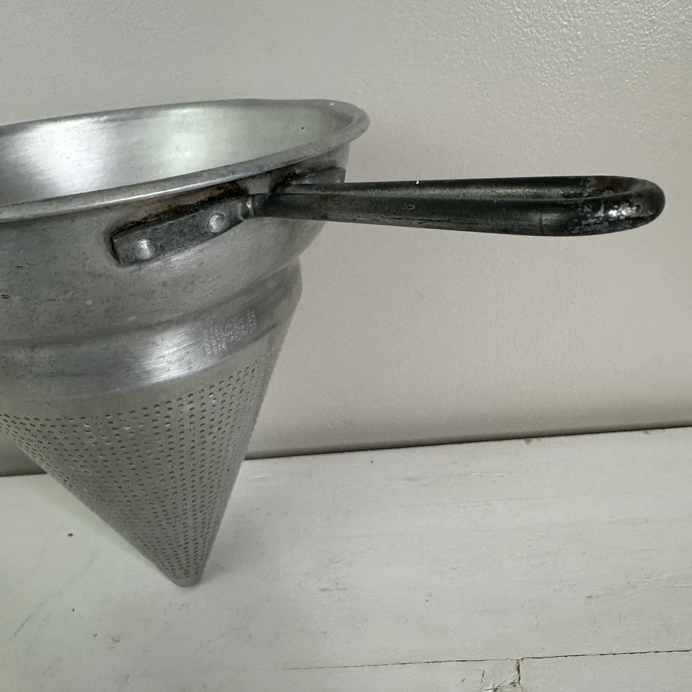 Vintage 50's NO462 USA Wearever Aluminum Cone Sieve Colander Strainer (no stand)